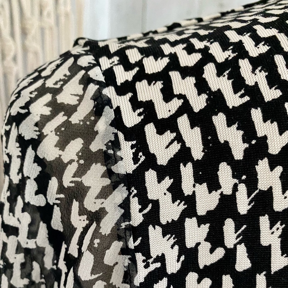Diane Von Furstenberg Black and White Mini Wrap Dress - Picture 9 of 15